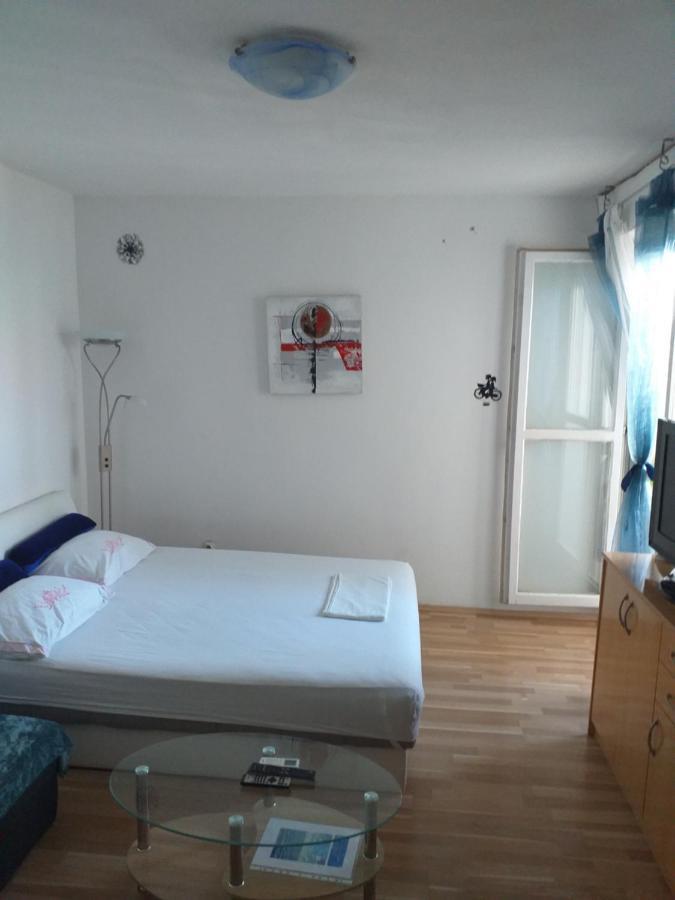 Studio Apartment Ema Split Bagian luar foto