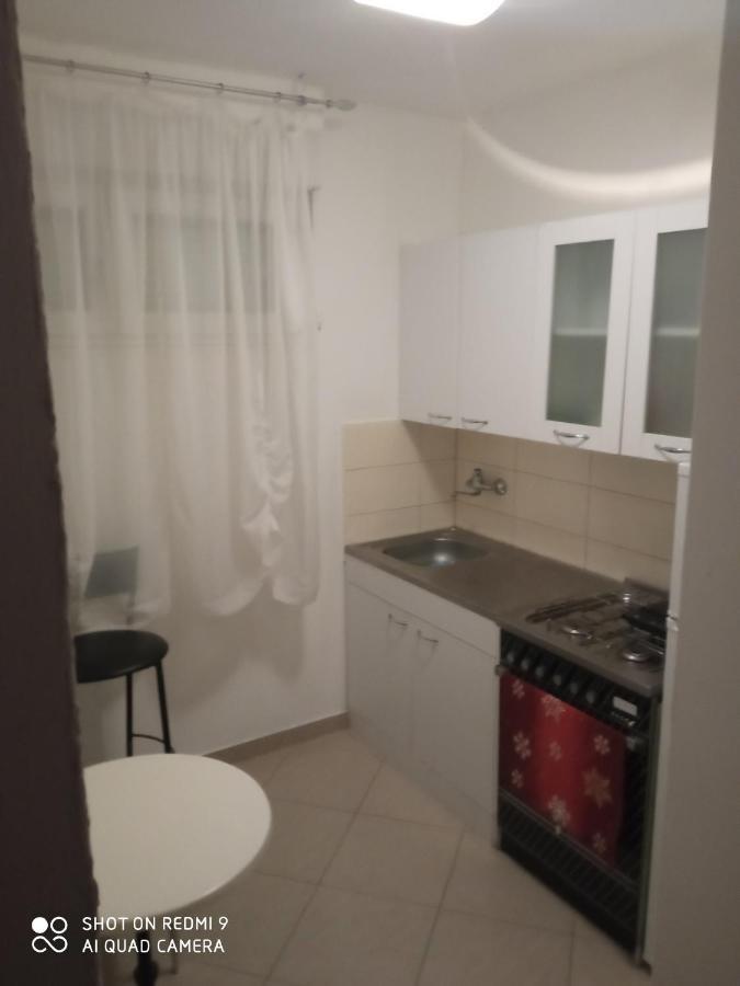 Studio Apartment Ema Split Bagian luar foto