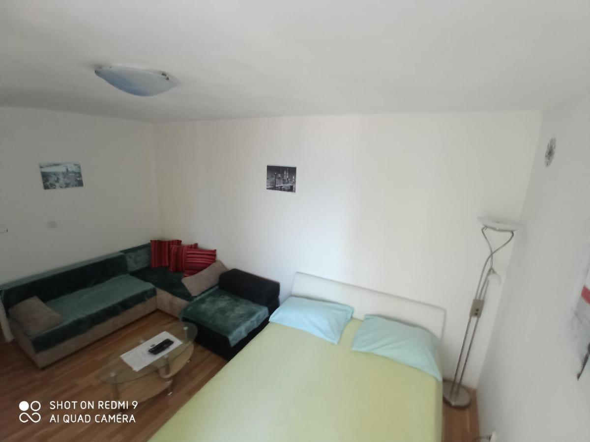 Studio Apartment Ema Split Bagian luar foto