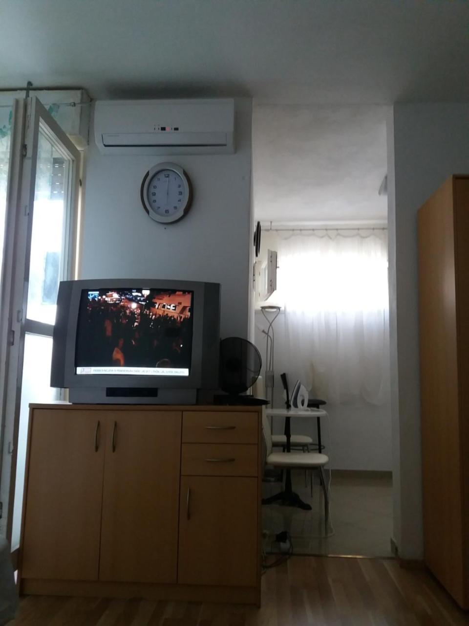 Studio Apartment Ema Split Bagian luar foto